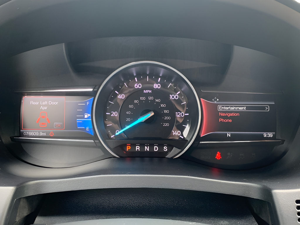 Used 2017 Ford Explorer XLT w/ Equipment Group 202A FWD image 22