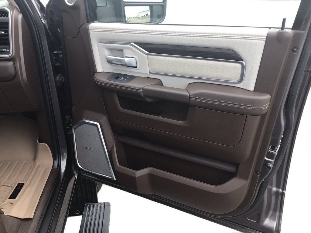 Used 2025 RAM 2500 Laramie AWD/4WD image 20