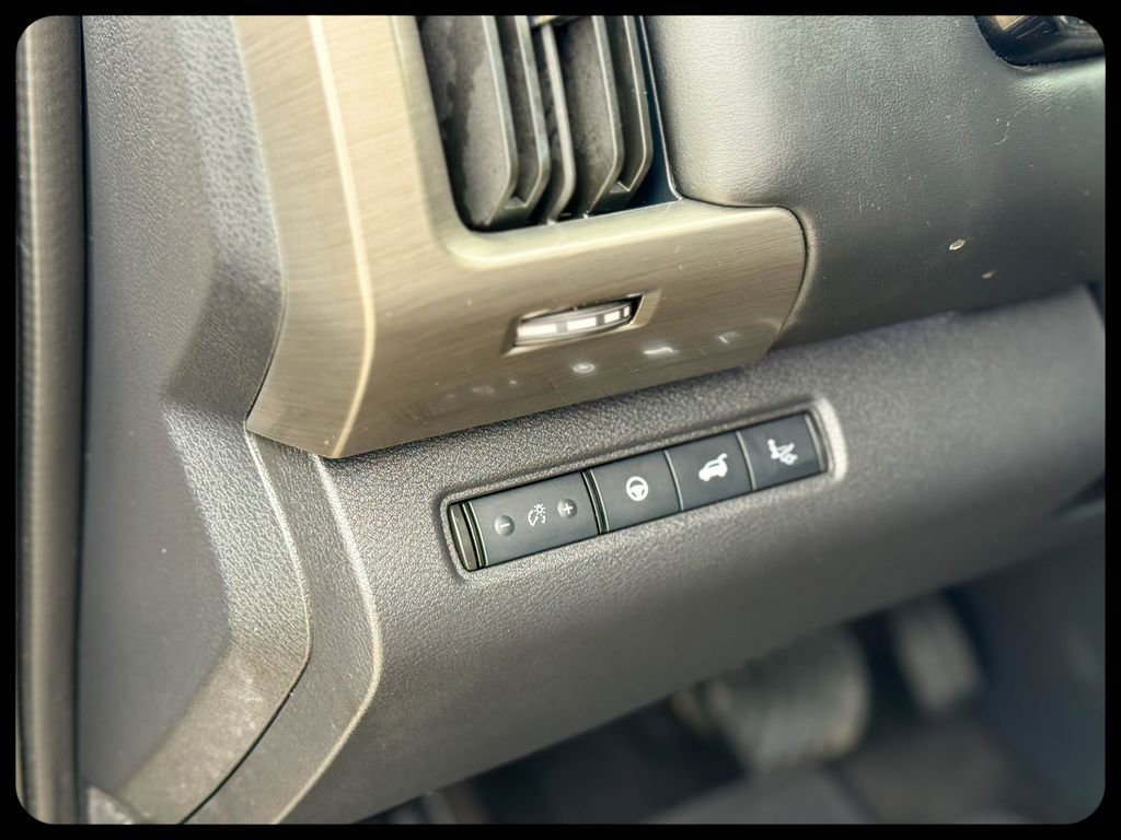 Used 2024 Nissan Pathfinder Platinum w/ Cargo Package image 29