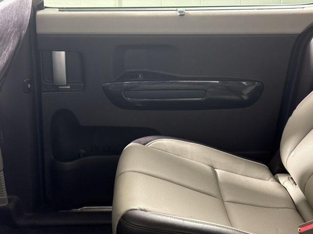 Used 2017 Kia Sedona SX Limited FWD image 22