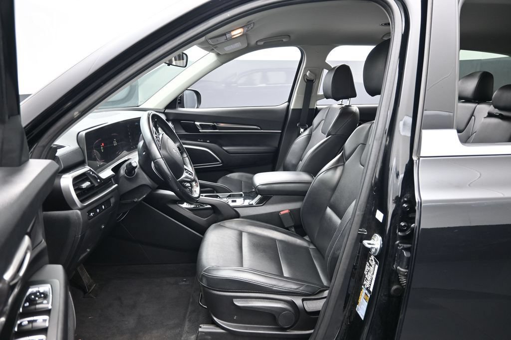 Used 2024 Kia Telluride LX FWD image 21