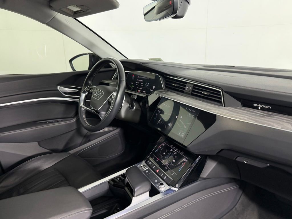 Used 2021 Audi e-tron Premium w/ Convenience Plus Package AWD/4WD image 34