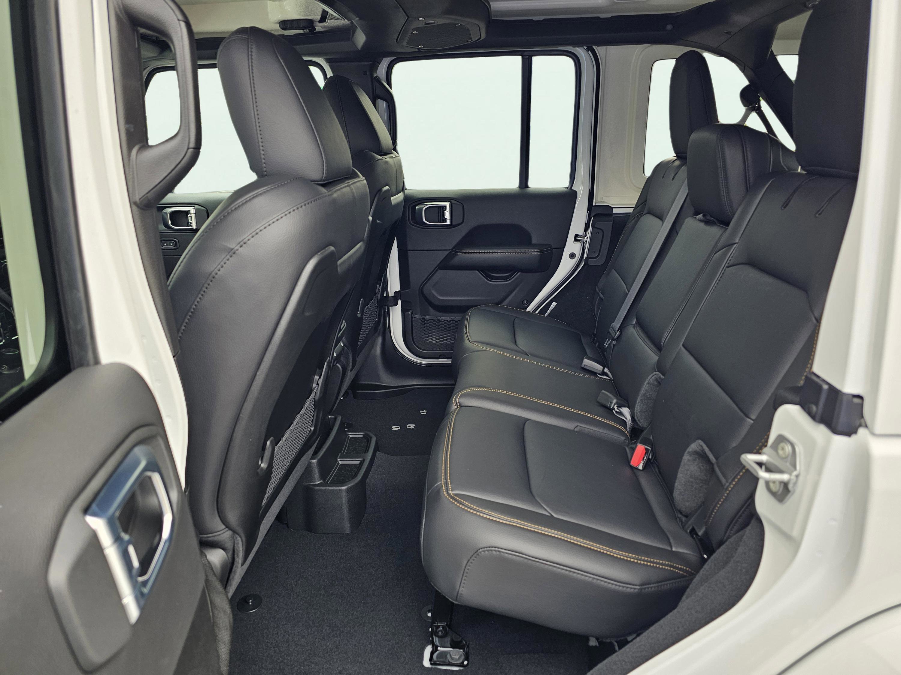 New 2026 Jeep Wrangler Unlimited Sahara AWD/4WD image 31