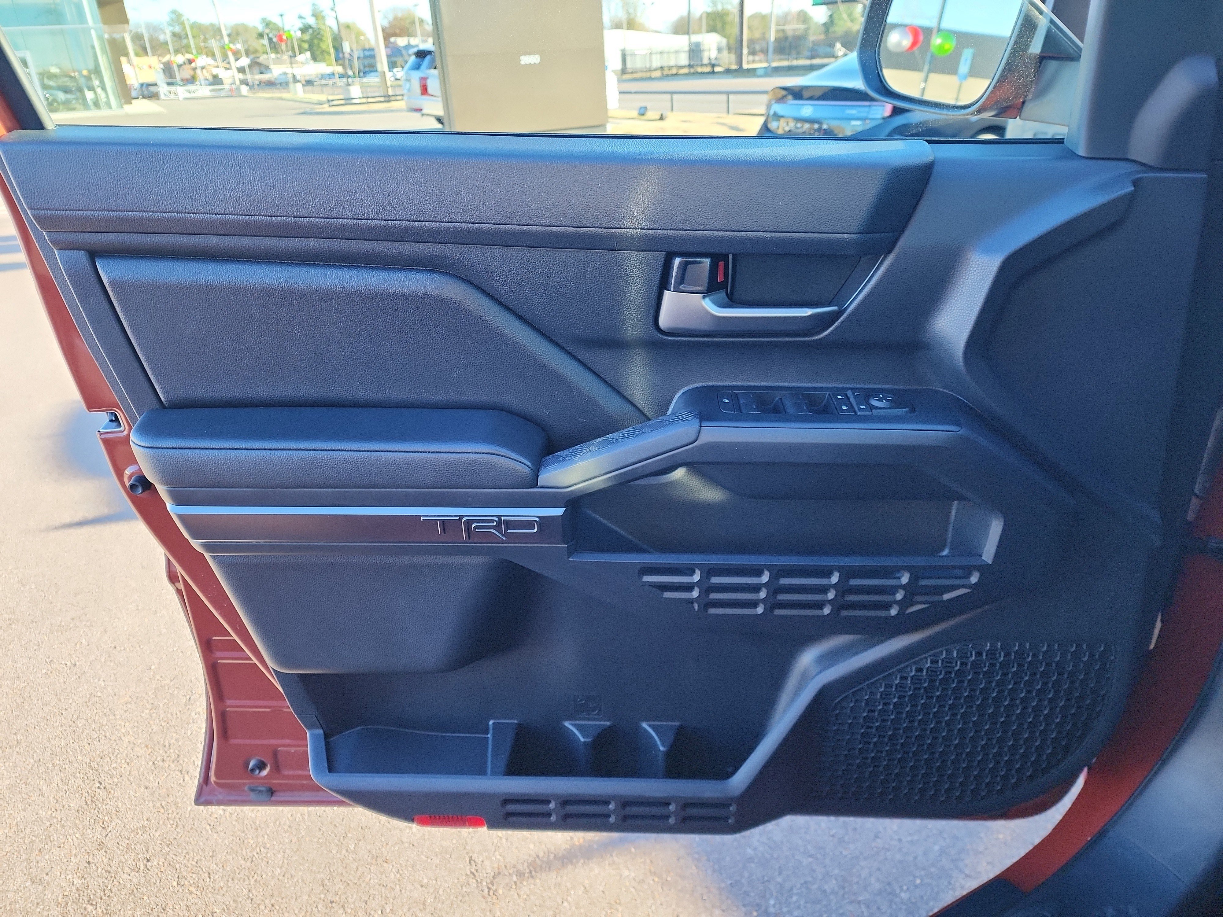 Used 2025 Toyota Tacoma TRD Off-Road image 10