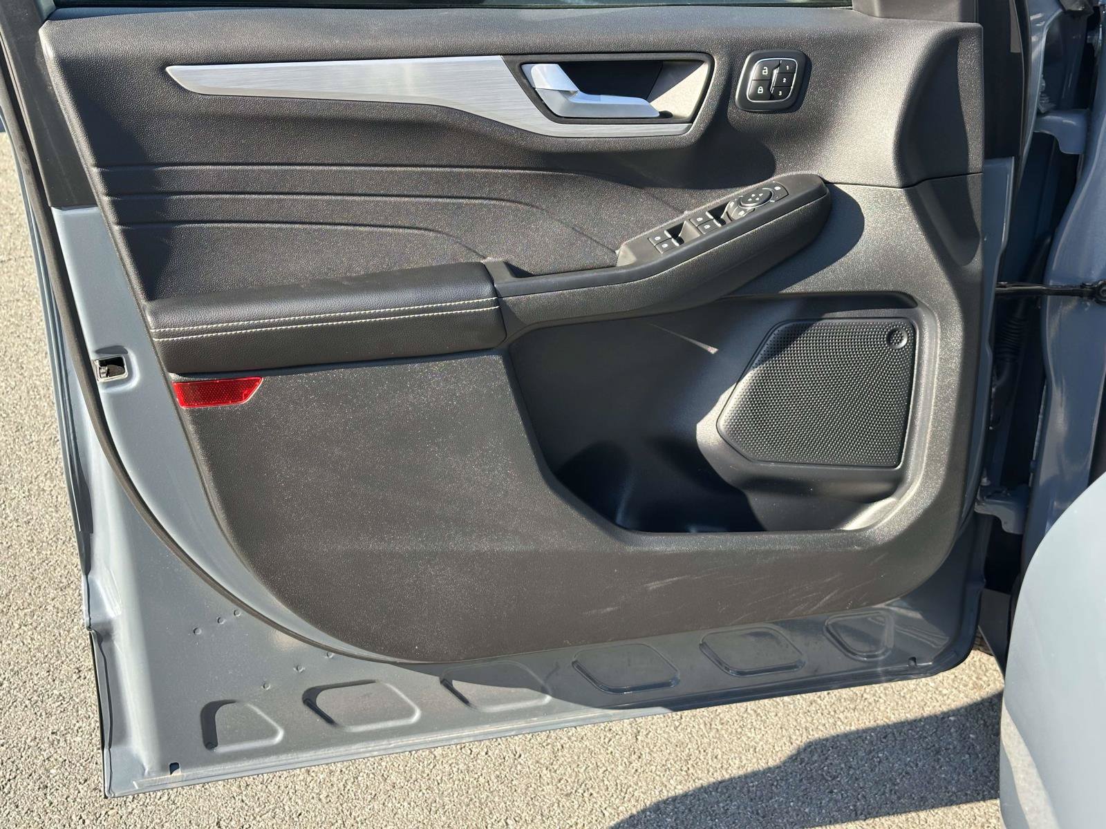 Used 2025 Ford Escape Platinum FWD image 21