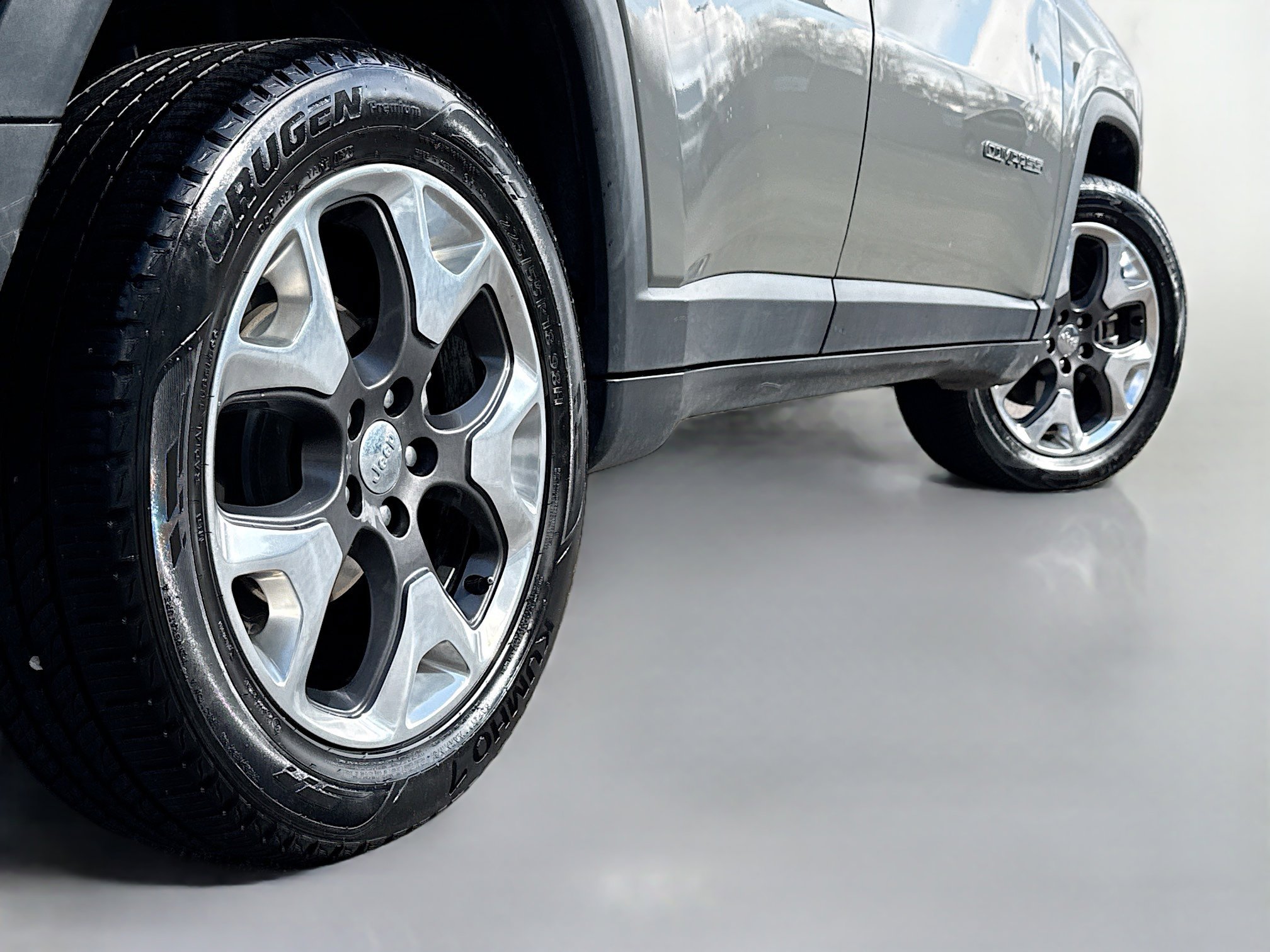 Used 2019 Jeep Compass Limited image 16