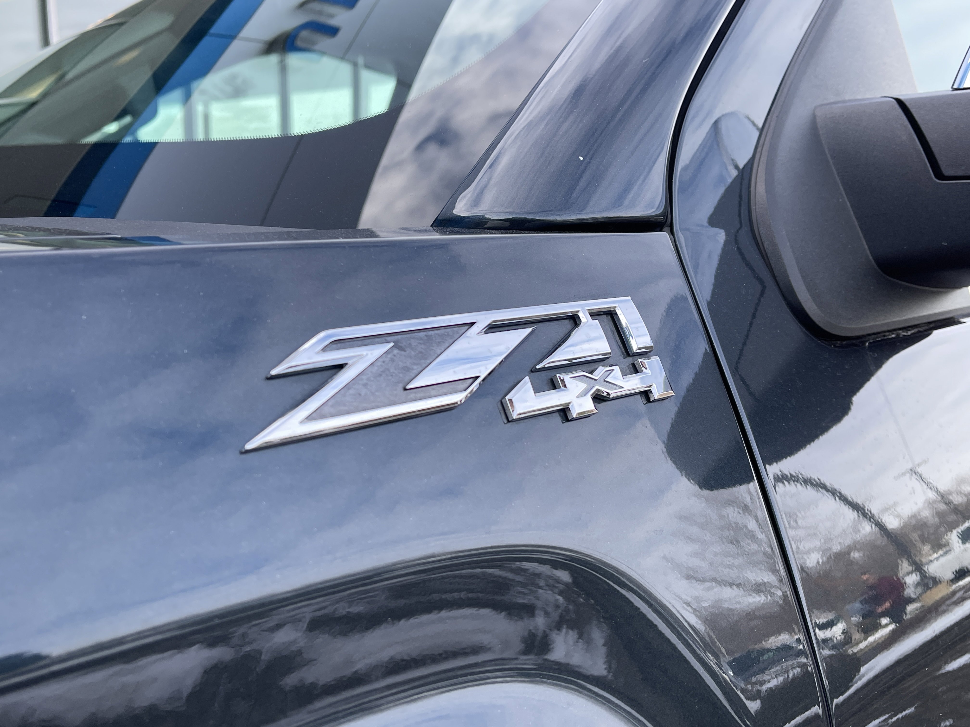 Used 2018 GMC Sierra 1500 SLT w/ SLT Premium Package image 13