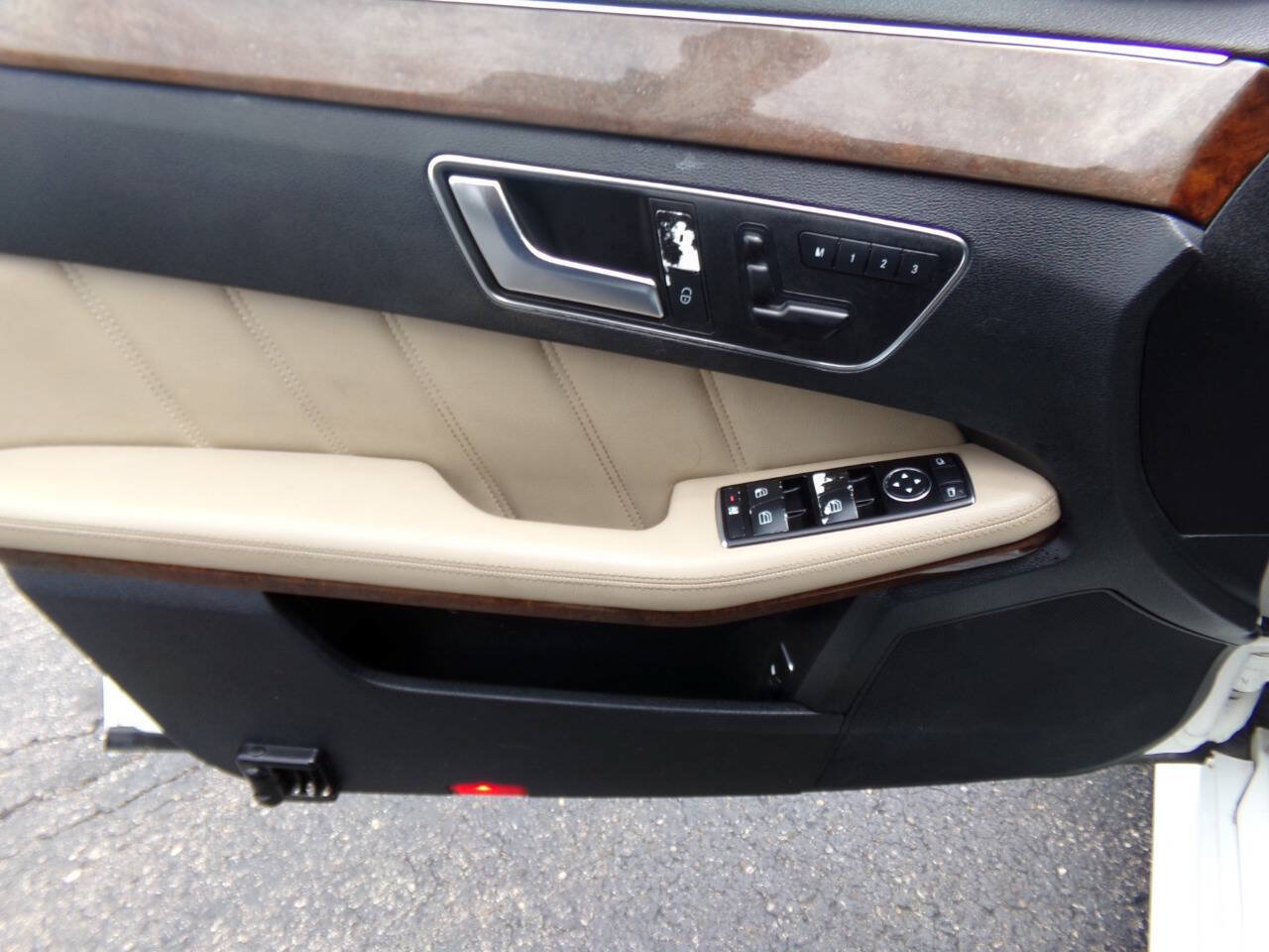 Used 2013 Mercedes-Benz E 350 BlueTEC Sedan image 34