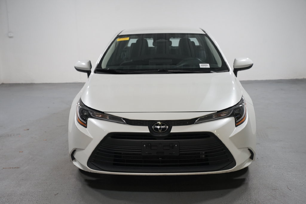 Certified 2025 Toyota Corolla LE FWD image 2