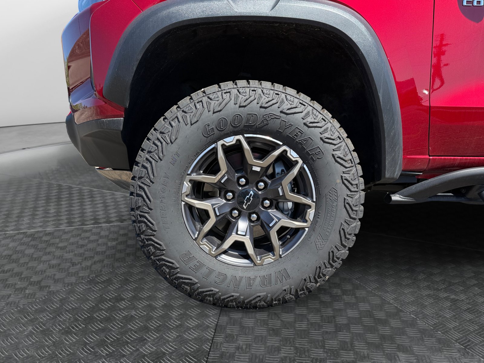 New 2025 Chevrolet Colorado ZR2 w/ Technology Package AWD/4WD image 14