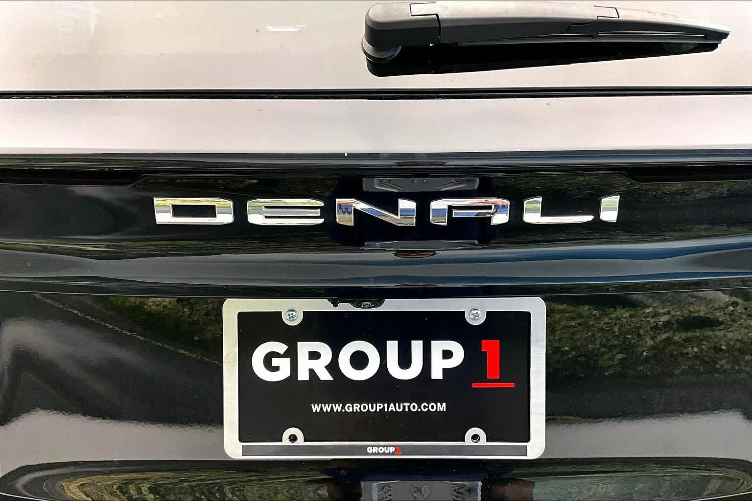 Used 2025 GMC Acadia Denali FWD image 10