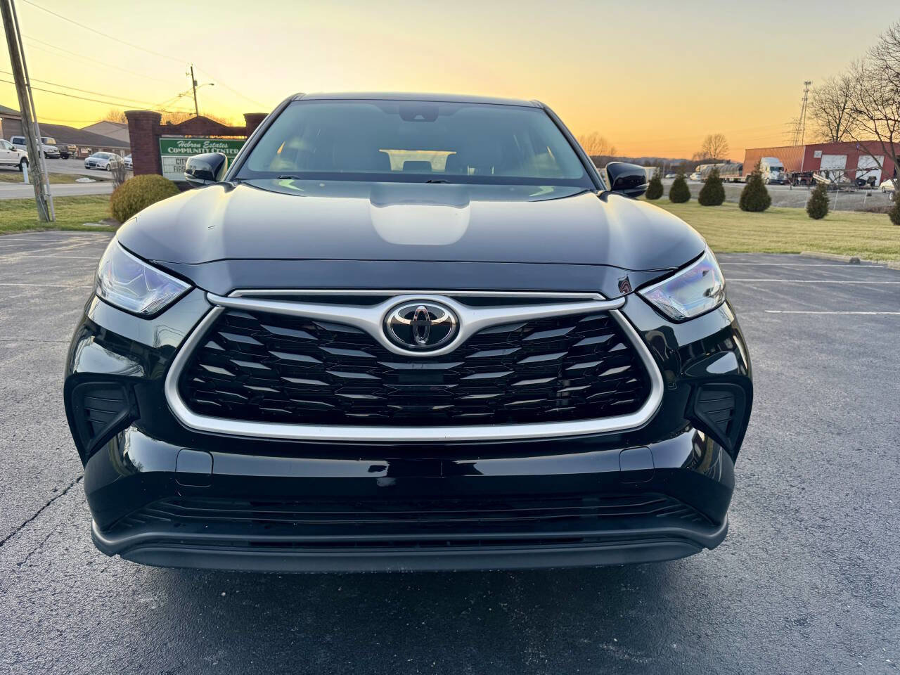 Used 2023 Toyota Highlander L image 12