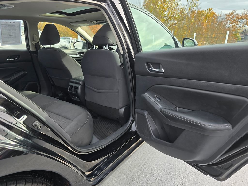 Used 2019 Nissan Altima 2.5 SV image 15