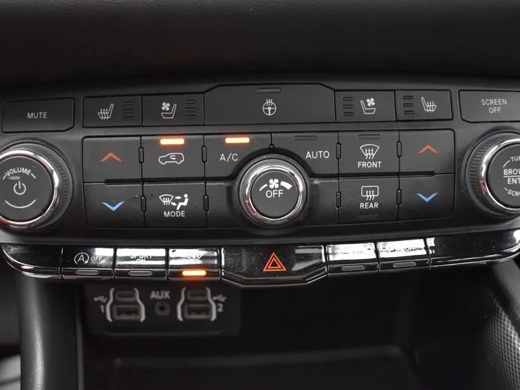 Used 2023 Dodge Durango GT image 33