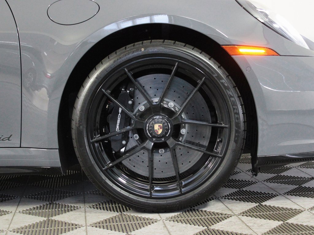 Certified 2025 Porsche 911 Carrera GTS image 41