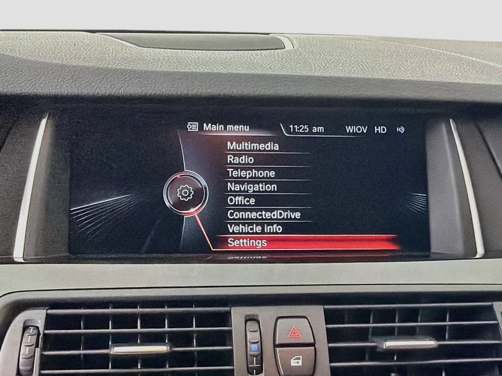 Used 2015 BMW 528i xDrive Sedan AWD/4WD image 15
