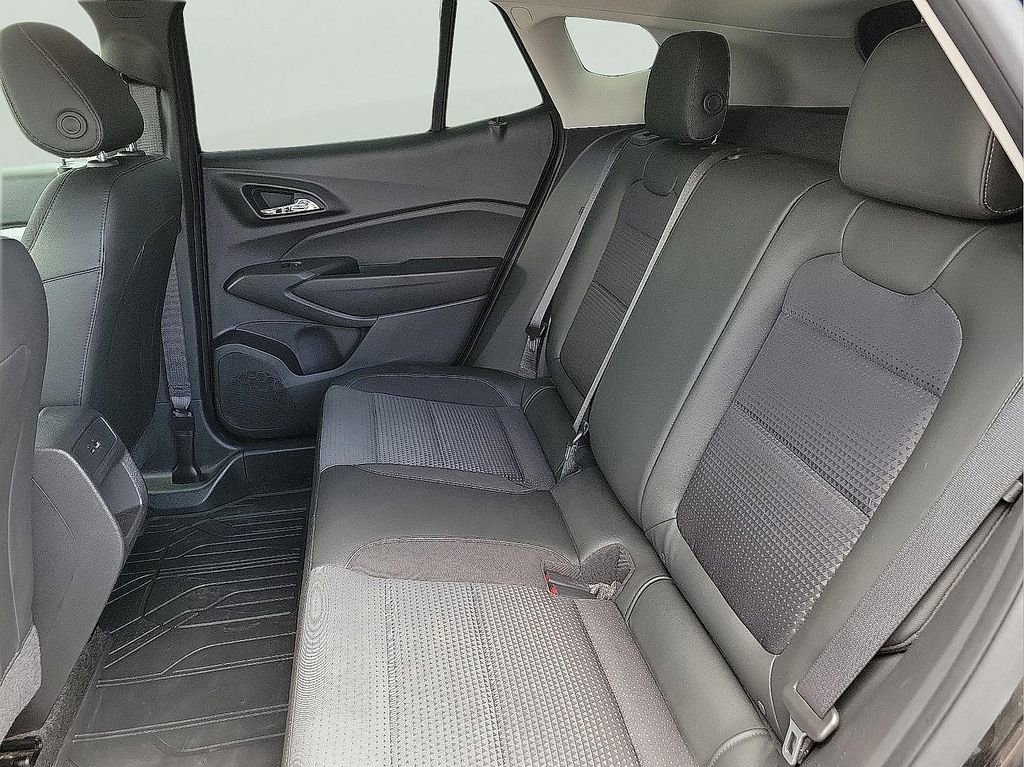 Used 2024 Chevrolet Trax LT w/ Driver Confidence Package image 13