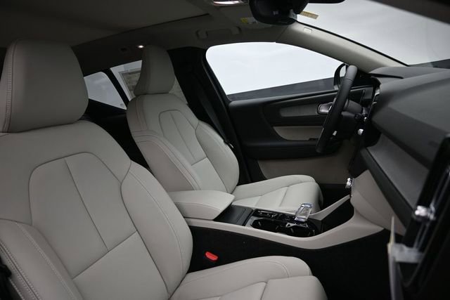 New 2026 Volvo XC40 B5 Plus w/ Climate Package AWD/4WD image 36