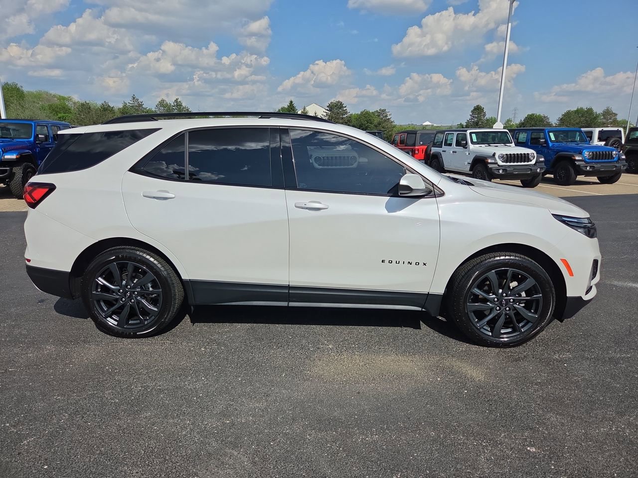 Used 2022 Chevrolet Equinox RS FWD image 8
