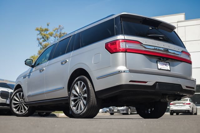 Used 2018 Lincoln Navigator L Select w/ Technology Package AWD/4WD image 2