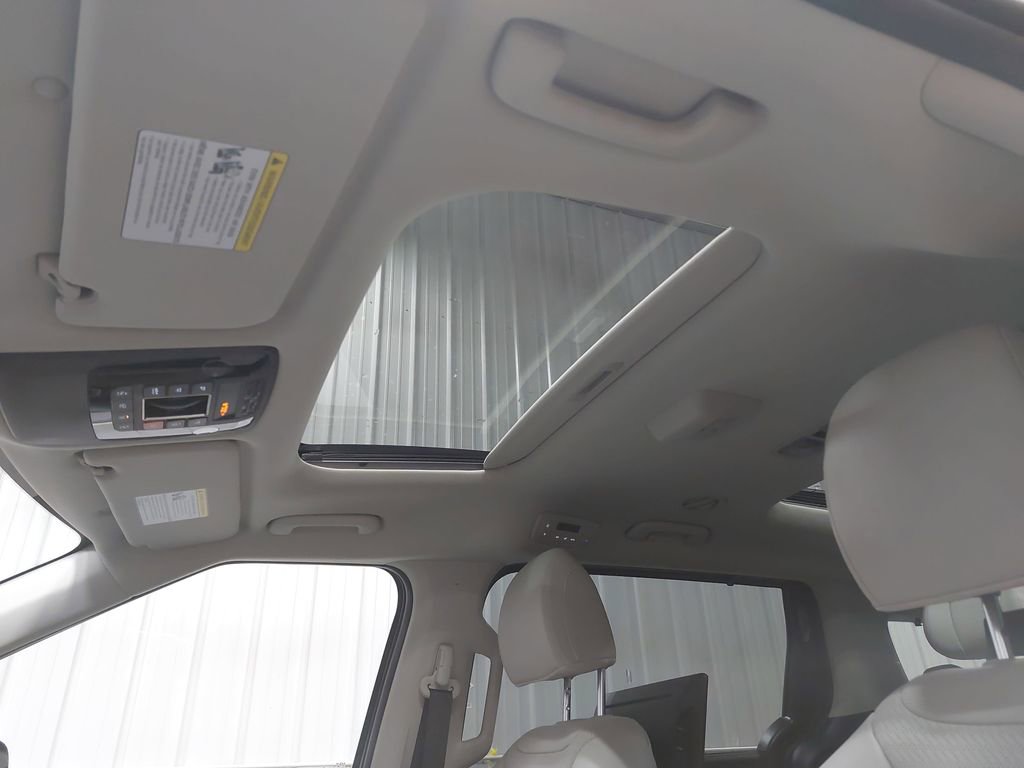 New 2026 Kia Carnival SX Prestige FWD image 34