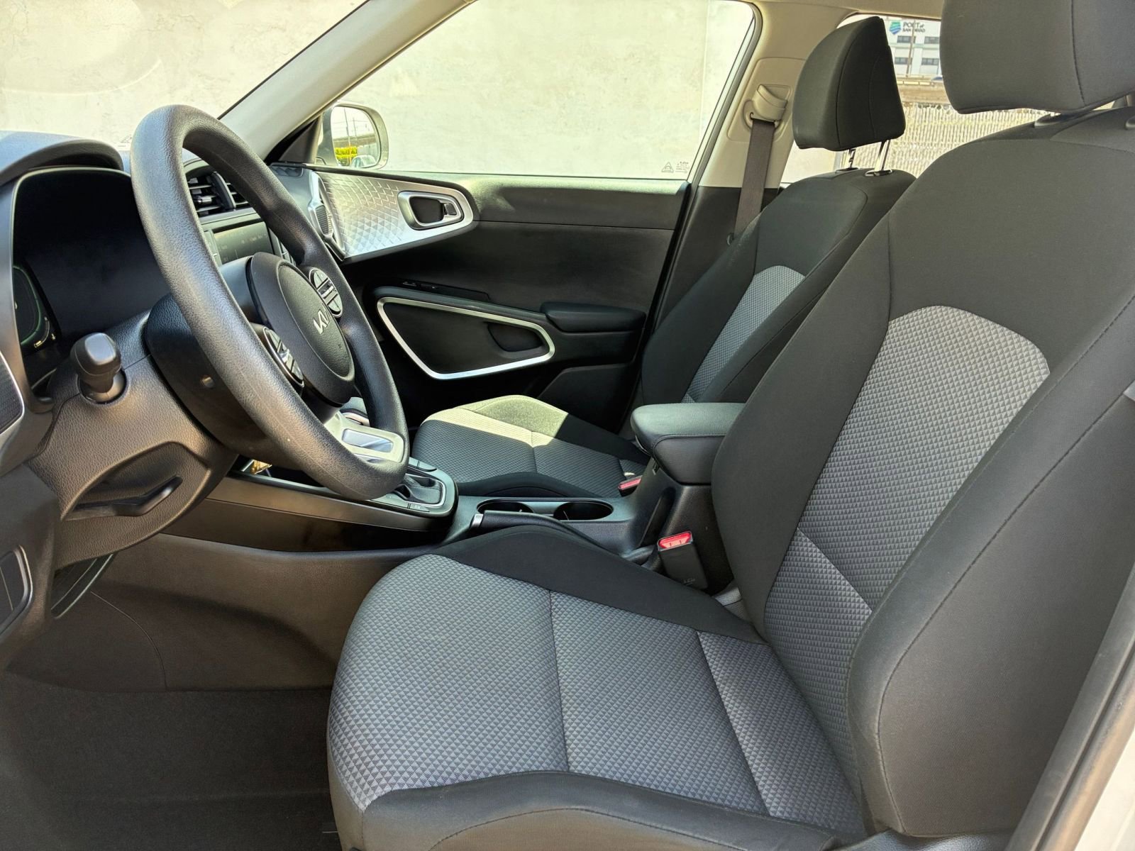 Used 2025 Kia Soul LX w/ LX Technology Package image 24