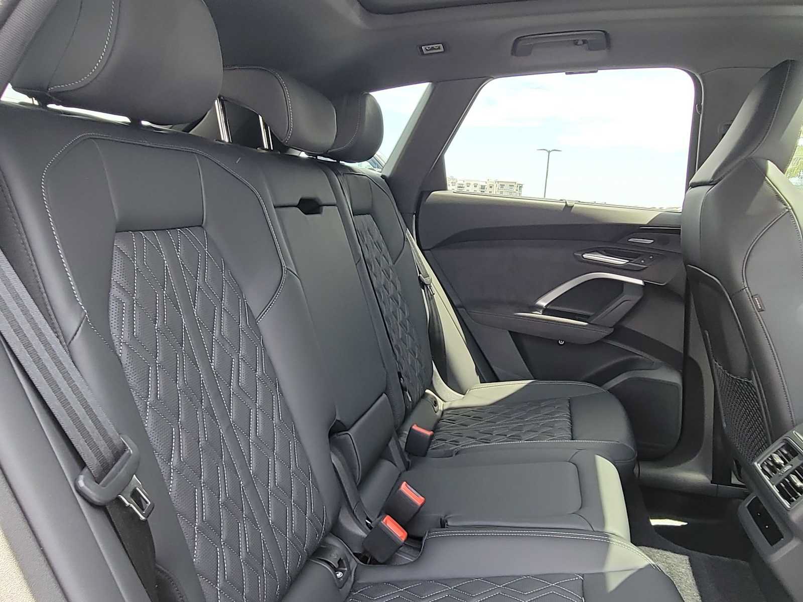 Certified 2025 Audi SQ5 Premium Plus AWD/4WD image 20
