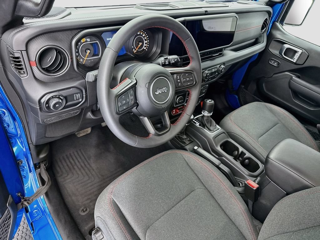 Used 2024 Jeep Wrangler Unlimited Rubicon AWD/4WD image 9