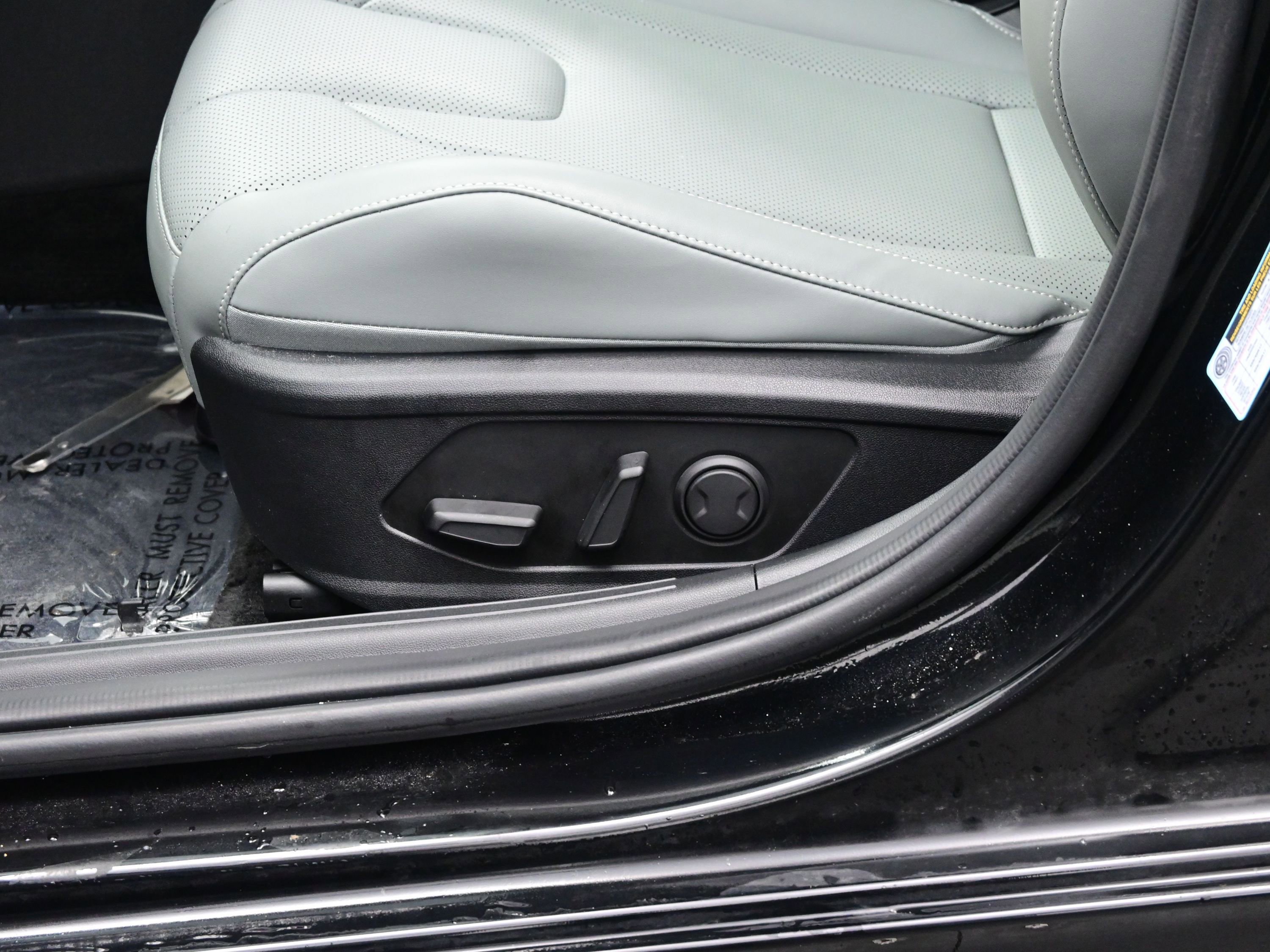 Certified 2025 Hyundai Elantra Limited image 11