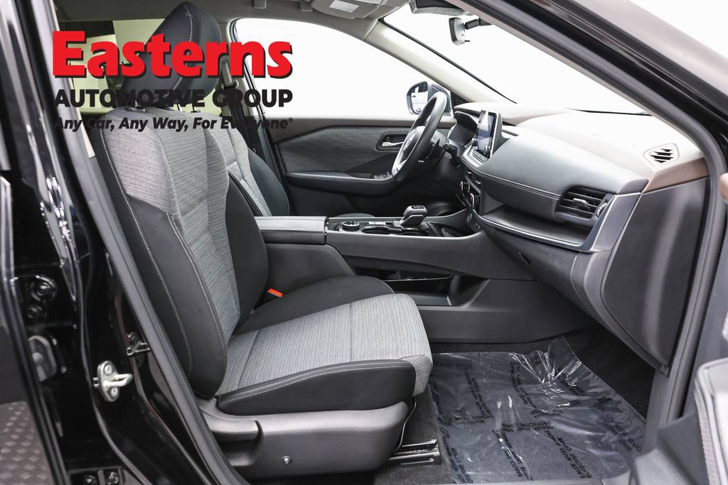 Used 2023 Nissan Rogue SV AWD/4WD image 24