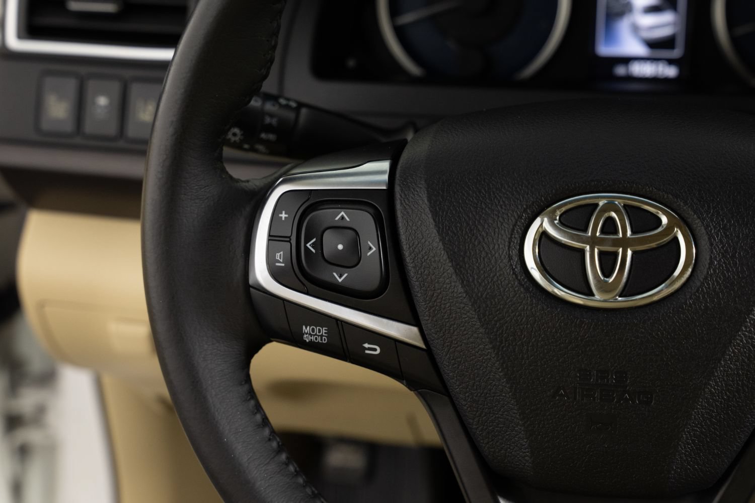Used 2017 Toyota Camry XLE w/ Advanced Technology Package FWD image 28