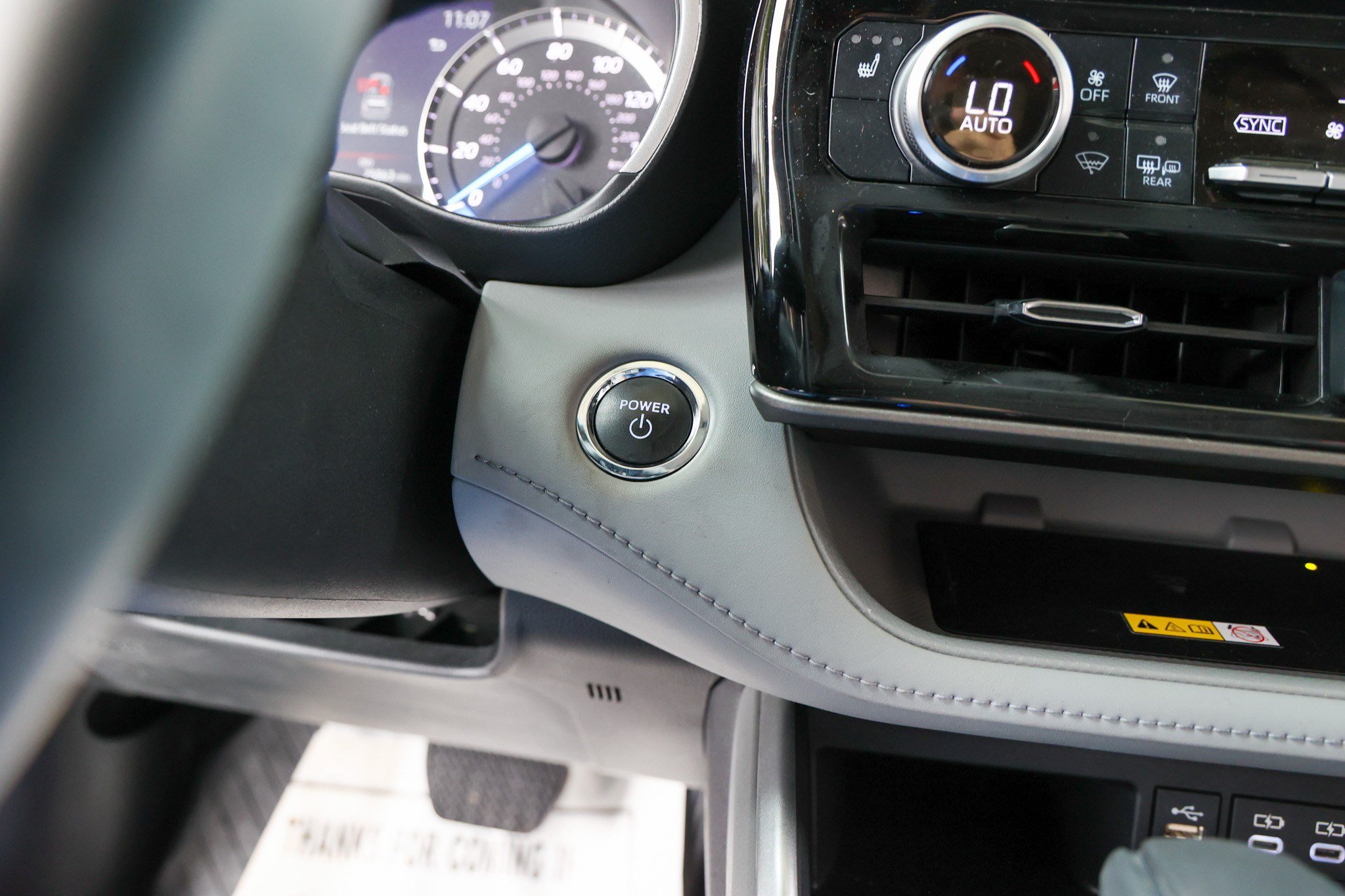 Used 2023 Toyota Highlander XLE FWD image 19