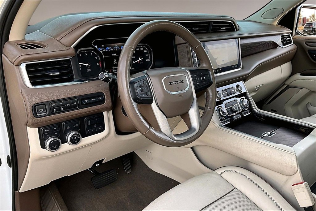 Used 2021 GMC Yukon XL Denali w/ Denali Ultimate Package image 13