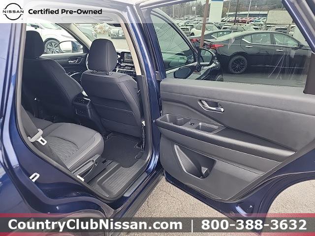 Certified 2022 Nissan Pathfinder SV image 29