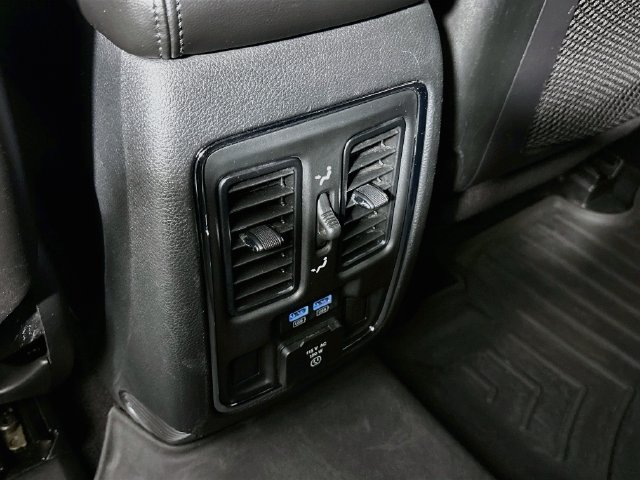 Used 2019 Jeep Grand Cherokee Limited AWD/4WD image 23