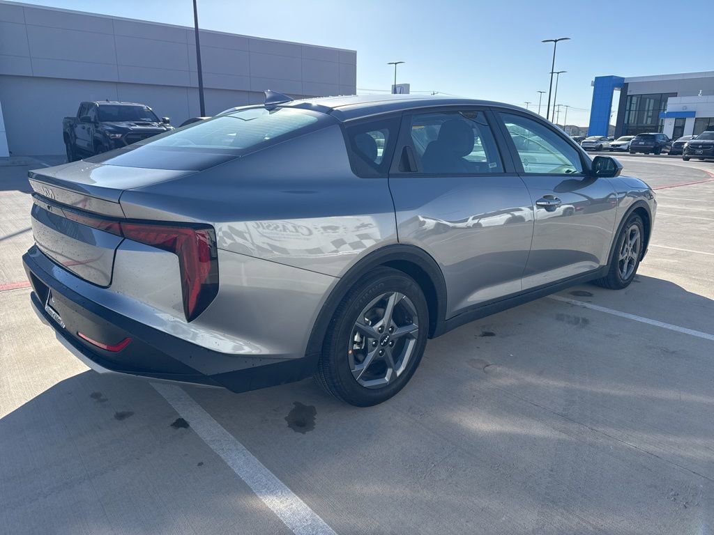 Used 2025 Kia K4 LXS image 5