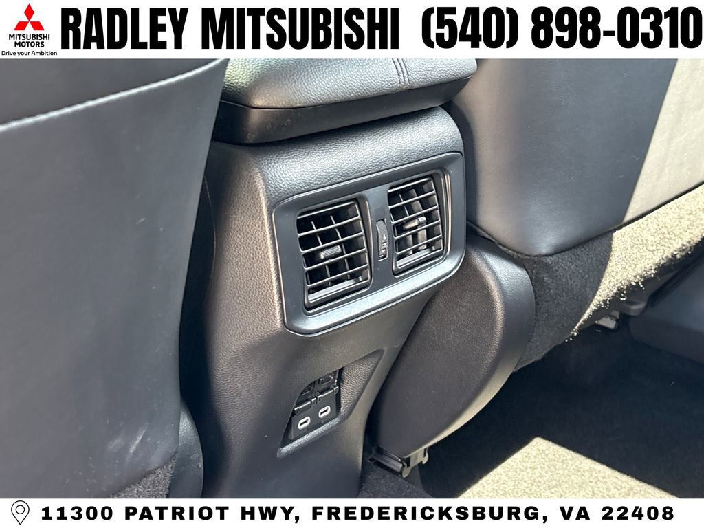 Used 2025 Toyota RAV4 XSE w/ Advanced Technology Package AWD/4WD image 13