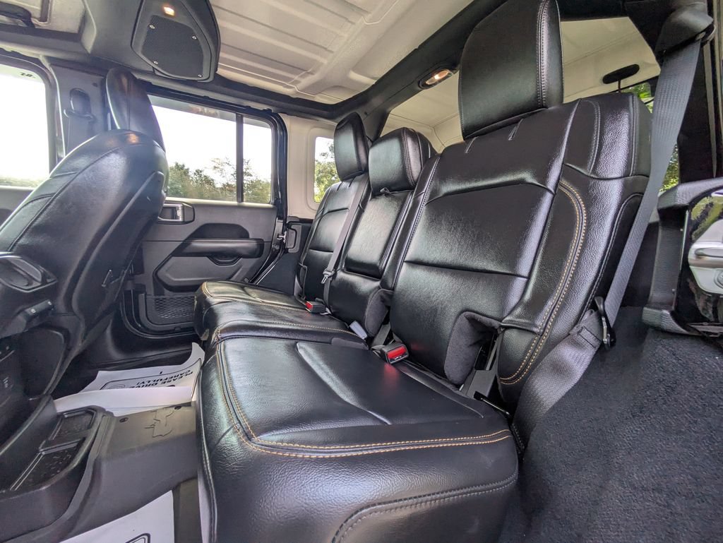 Used 2024 Jeep Wrangler Unlimited Sahara w/ Technology Group AWD/4WD image 12