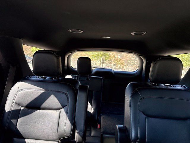 Used 2020 Ford Explorer XLT w/ Equipment Group 202A AWD/4WD image 28