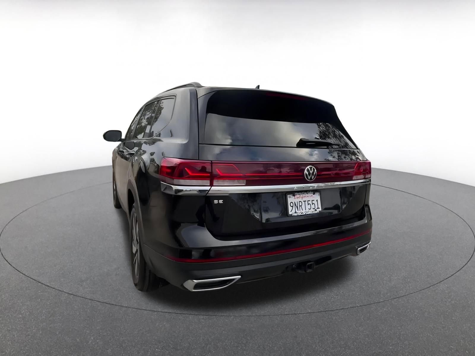 Used 2025 Volkswagen Atlas SE image 11