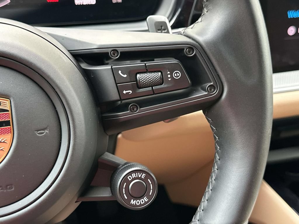 Certified 2025 Porsche Cayenne E-Hybrid AWD/4WD image 23