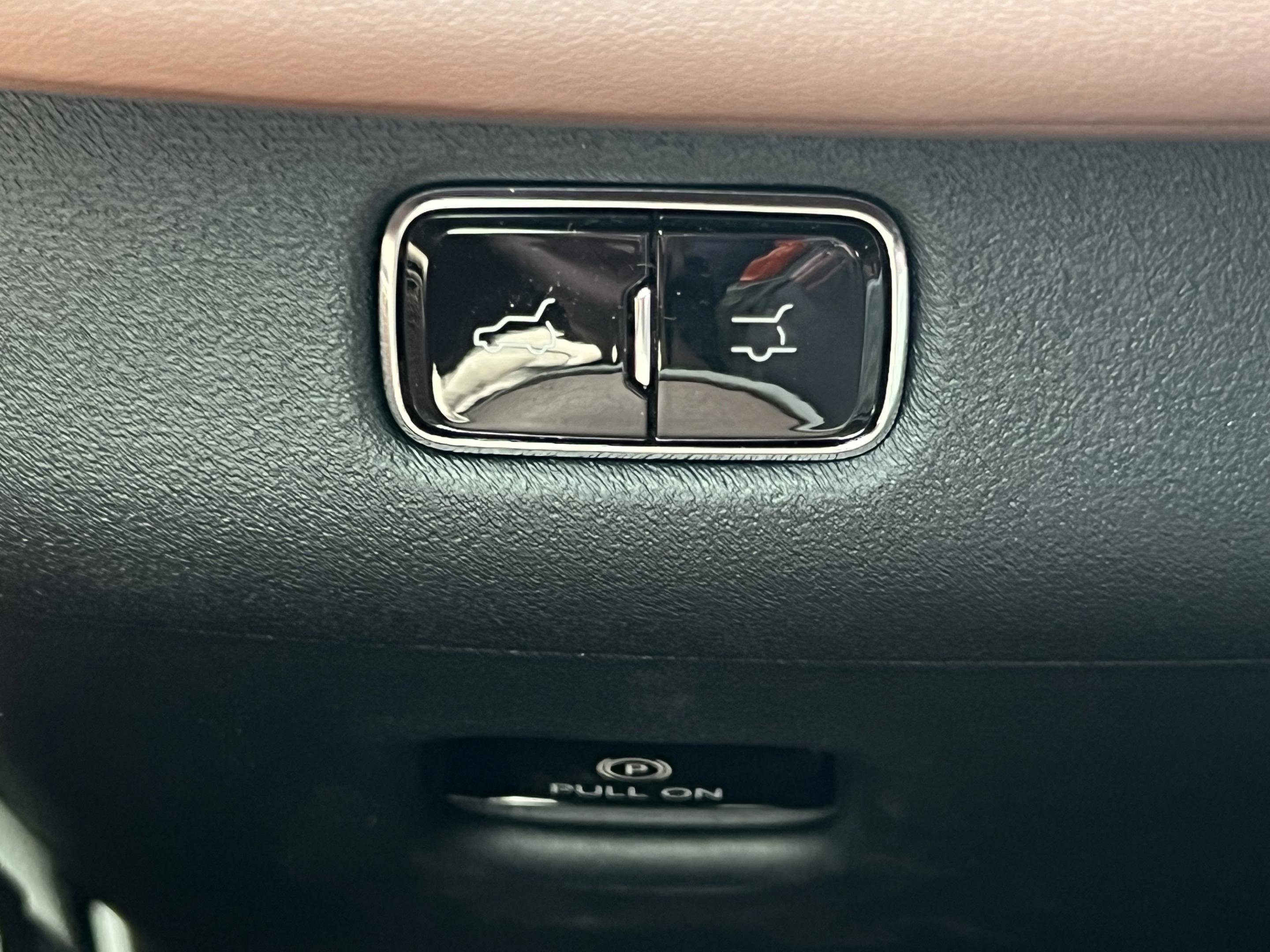 Used 2026 Lincoln Navigator Reserve AWD/4WD image 19