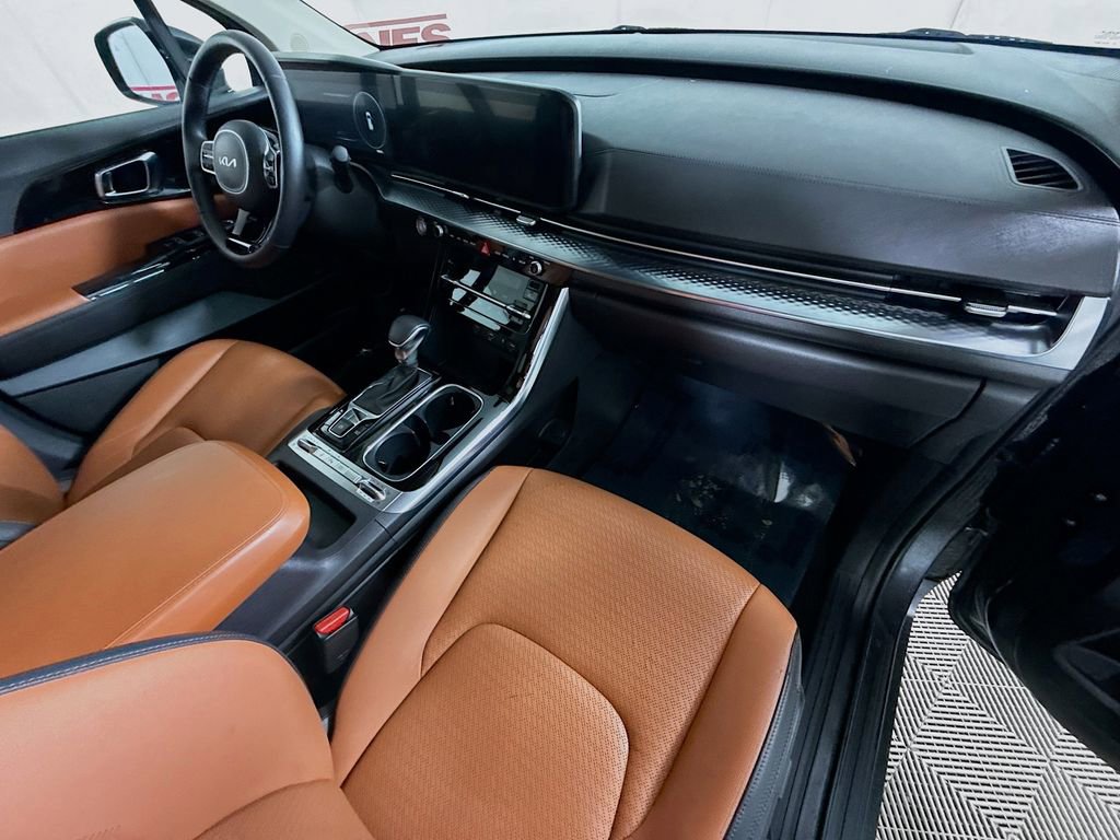 Used 2024 Kia Carnival SX Prestige image 37