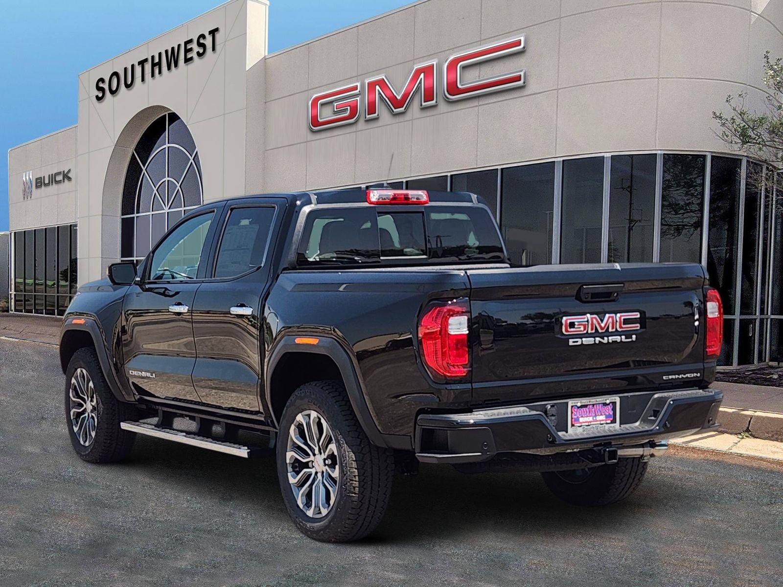 New 2026 GMC Canyon Denali AWD/4WD image 4