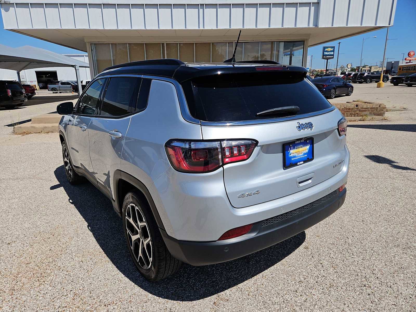 Used 2025 Jeep Compass Limited AWD/4WD image 6