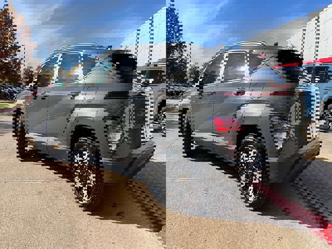 Used 2025 Hyundai Kona SEL image 8