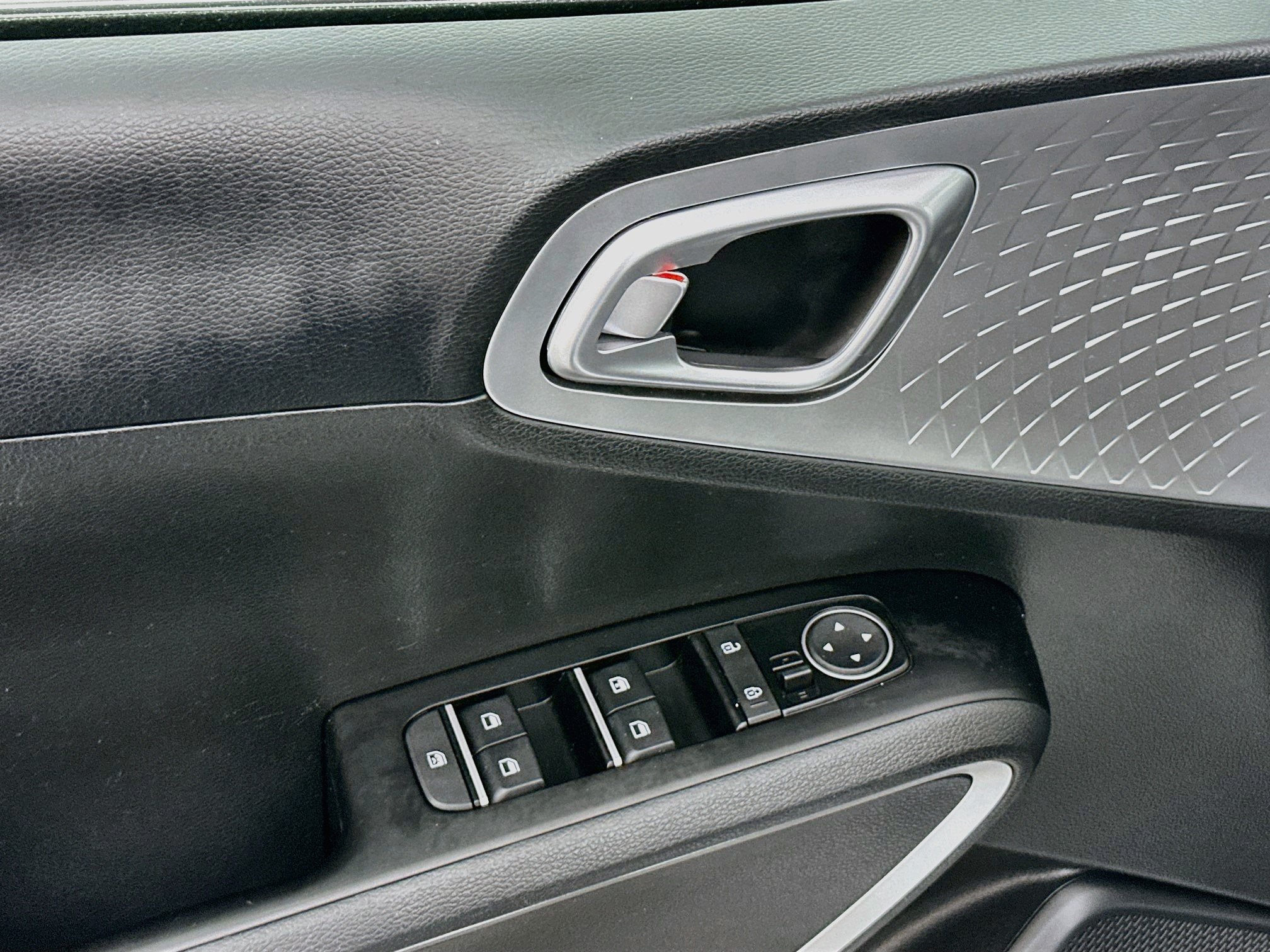 Used 2025 Kia Soul LX w/ LX Technology Package FWD image 15