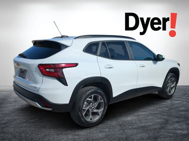 Certified 2024 Chevrolet Trax LT w/ Sunroof Package image 3