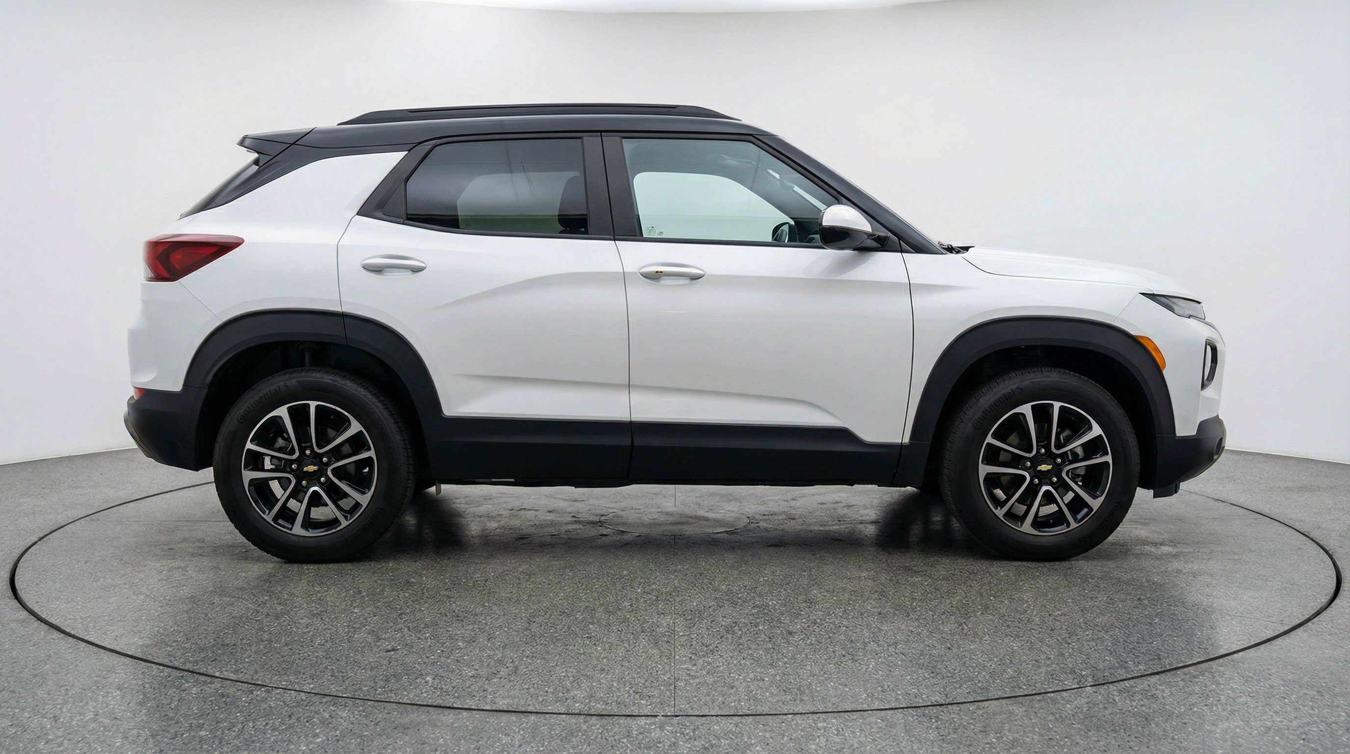 Used 2025 Chevrolet TrailBlazer LT image 11