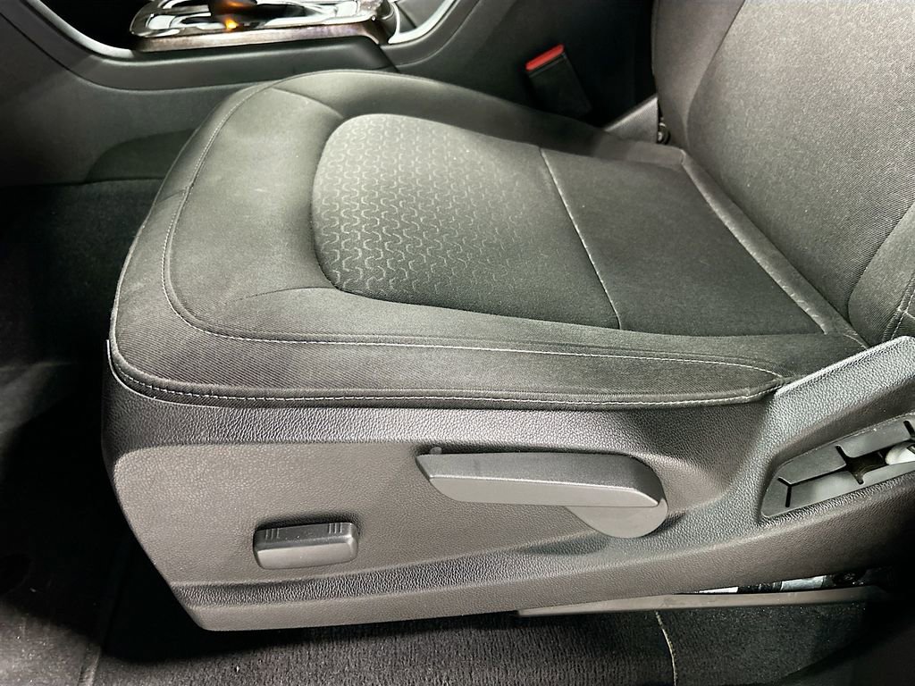 Used 2020 GMC Canyon SLE w/ Driver Alert Package image 18